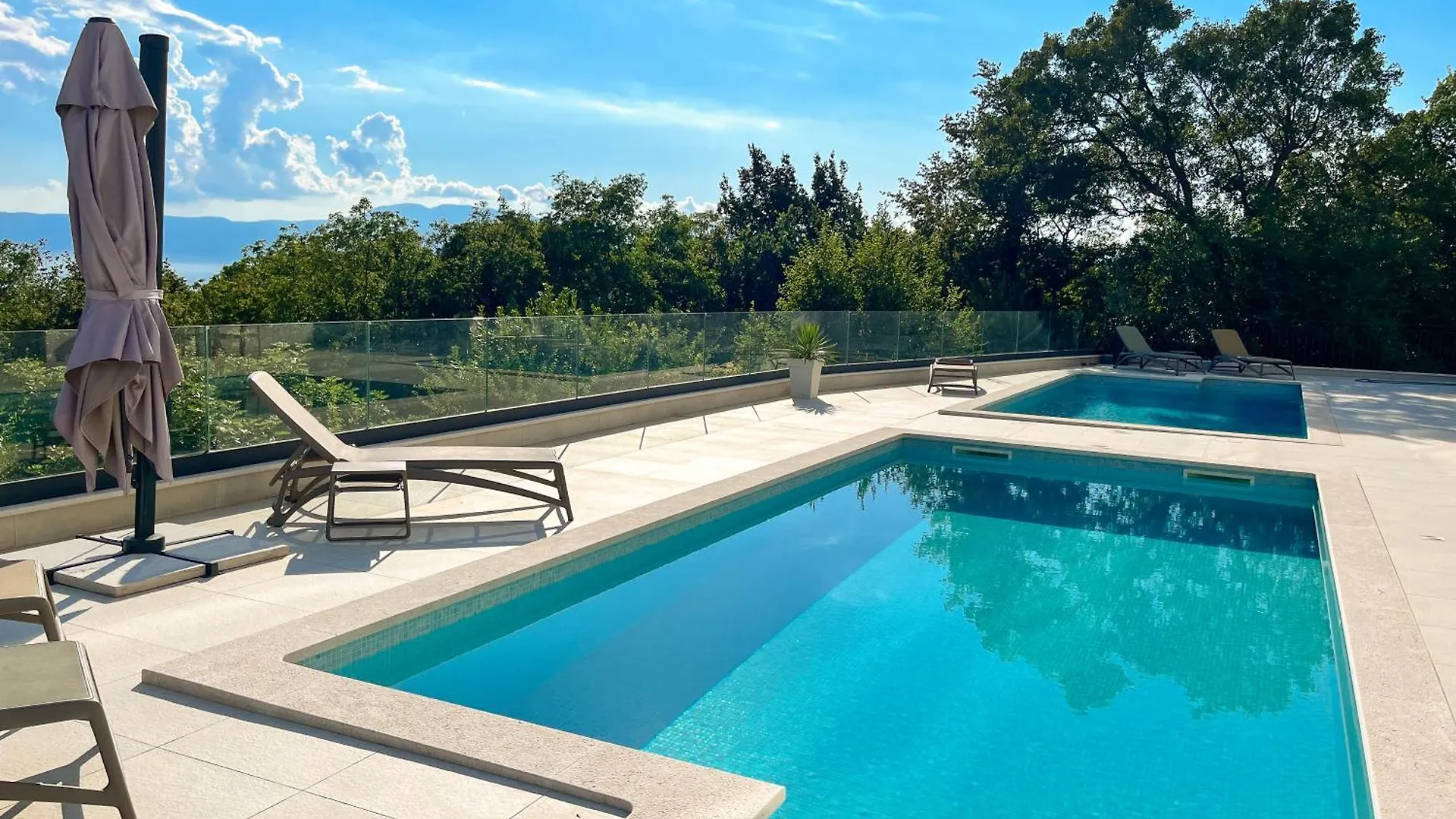 The Modern Apartment In The Nature With A Pool & Gym Kostrena