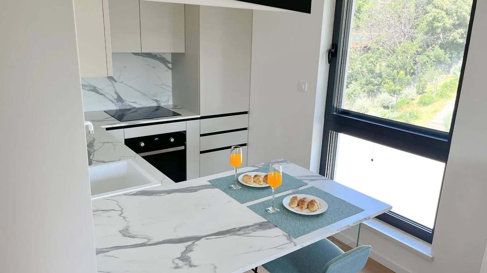 The Modern Apartment In The Nature With A Pool & Gym Kostrena